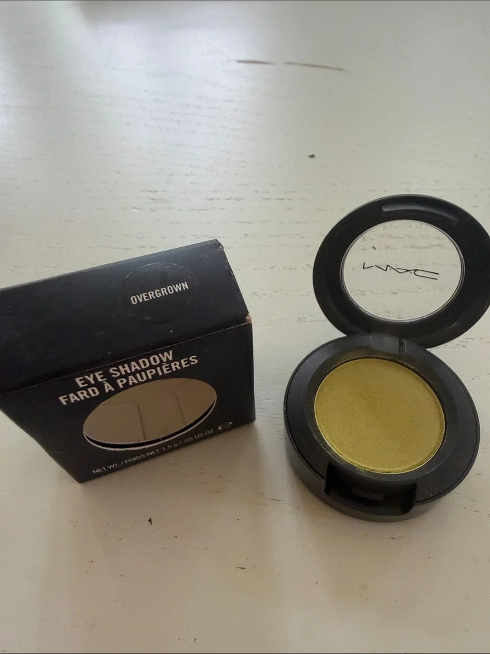 MAC Cosmetics Overgrown Single Eye Shadow - Yellow Green